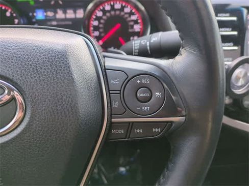 Used 2018 Toyota Camry XSE image 27