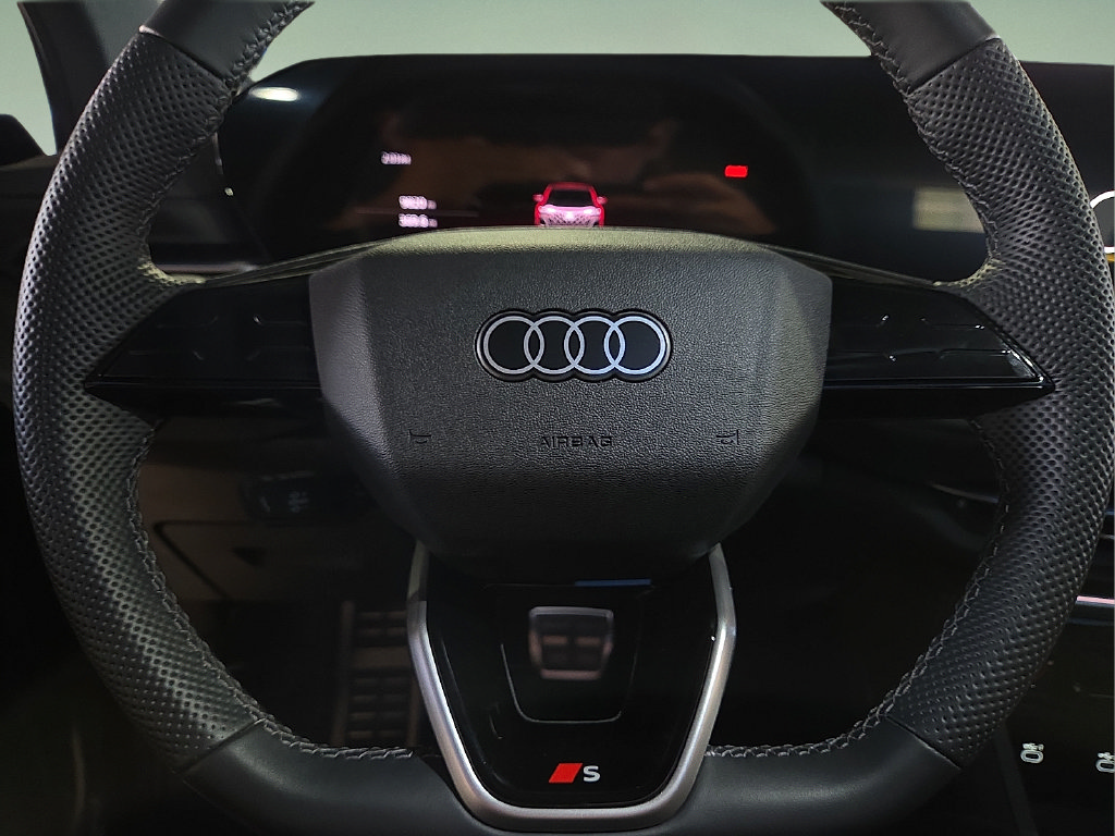Used 2025 Audi SQ5 Premium Plus AWD/4WD image 25