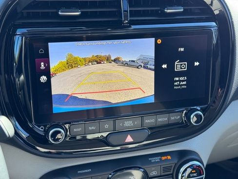 Used 2025 Kia Soul EX image 24
