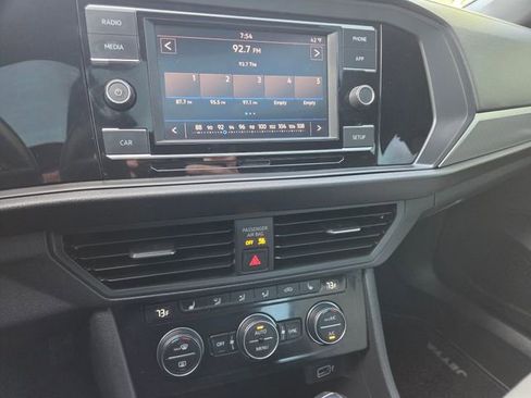 Used 2019 Volkswagen Jetta R-Line FWD image 12