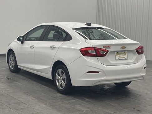 Used 2018 Chevrolet Cruze LS image 4