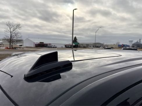 Used 2025 GMC Sierra 1500 AT4 w/ AT4 Premium Package image 11