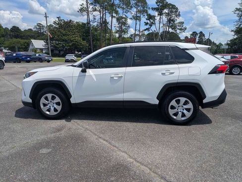 Used 2020 Toyota RAV4 LE FWD image 7