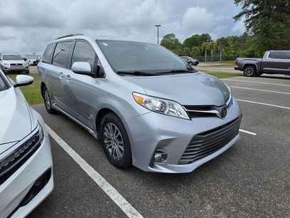 Used 2020 Toyota Sienna XLE