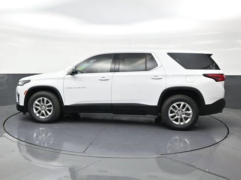Used 2023 Chevrolet Traverse LS FWD image 2
