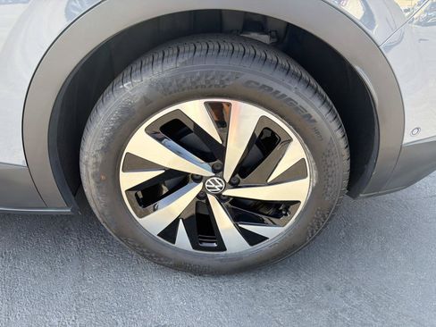 Certified 2023 Volkswagen ID.4 Pro RWD image 5