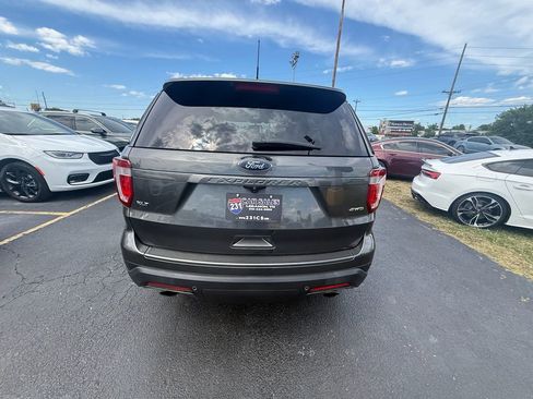 Used 2018 Ford Explorer XLT w/ Equipment Group 202A AWD/4WD image 4