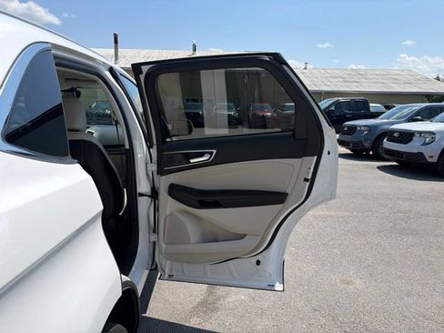 Used 2023 Ford Edge Titanium AWD/4WD image 38