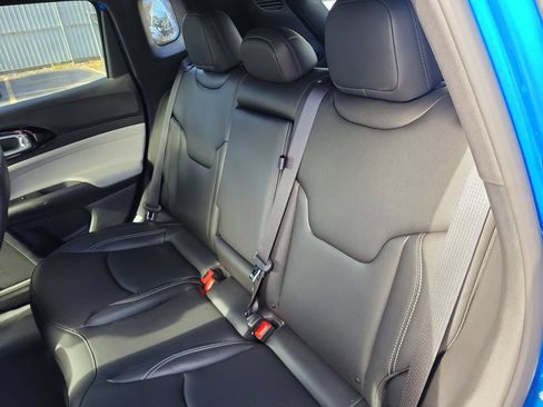 Certified 2025 Jeep Compass Limited AWD/4WD image 10
