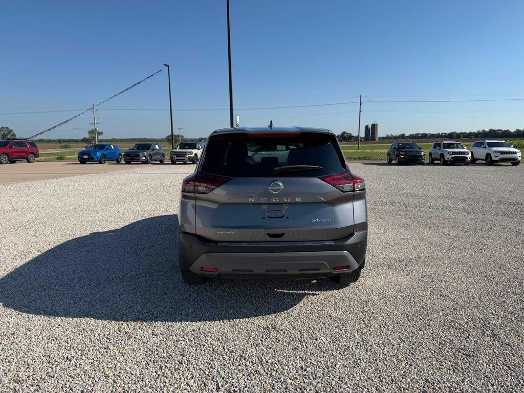 Used 2023 Nissan Rogue SV AWD/4WD image 4