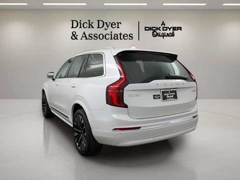 New 2026 Volvo XC90 B5 Plus w/ Protection Package Premier image 4