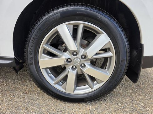 Used 2014 Nissan Pathfinder Platinum w/ Platinum Premium Package FWD image 41