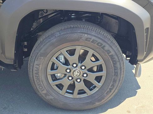 Certified 2026 Toyota 4Runner SR5 AWD/4WD image 9