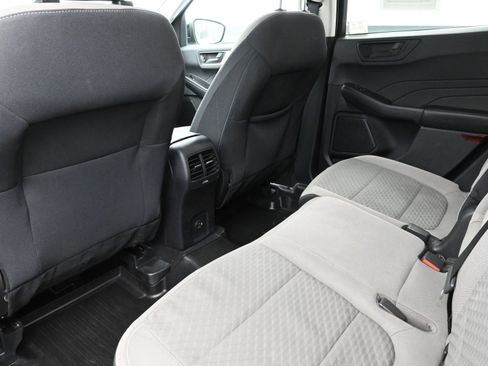 Used 2022 Ford Escape SE w/ SE Sport Appearance Package image 21