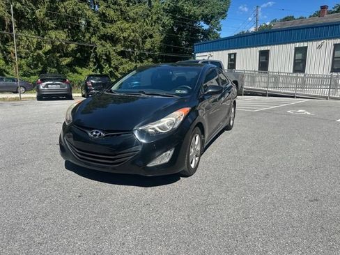 Used 2013 Hyundai Elantra FWD image 2