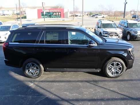 New 2025 Ford Expedition Active AWD/4WD image 6