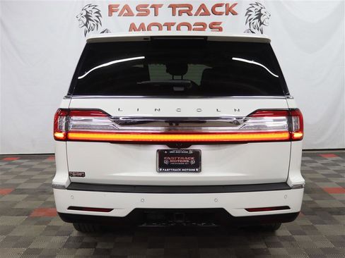 Used 2021 Lincoln Navigator L Reserve w/ Luxury Package image 5