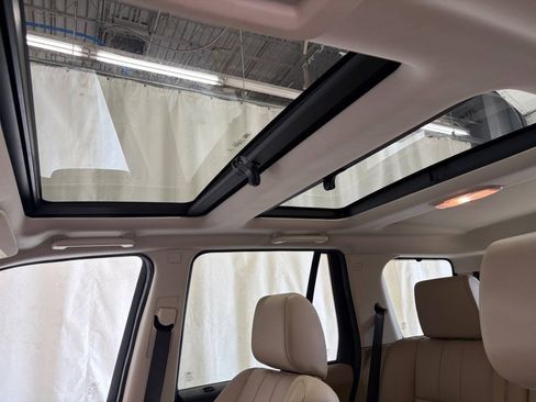 Used 2015 Land Rover LR2 AWD/4WD image 15