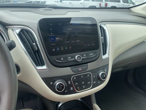 Used 2020 Chevrolet Malibu Premier FWD image 13