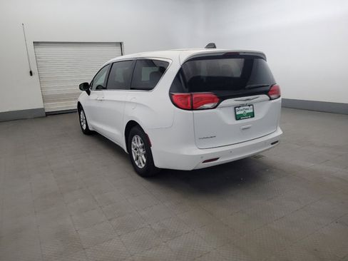 Used 2021 Chrysler Voyager LX FWD image 5