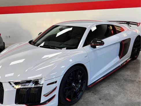 Used 2018 Audi R8 V10 plus w/ Full Leather Package image 15
