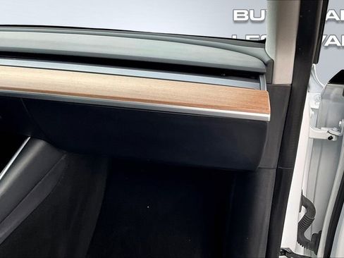 Used 2020 Tesla Model Y Long Range image 16