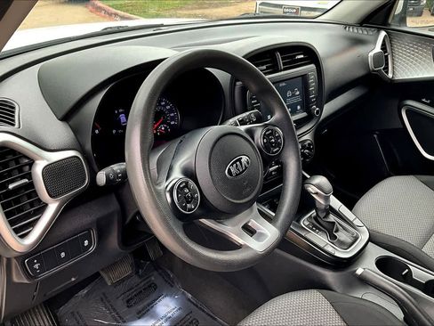 Used 2021 Kia Soul LX FWD image 16