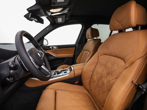 New 2026 BMW X5 xDrive40i w/ M Sport Package AWD/4WD image 11