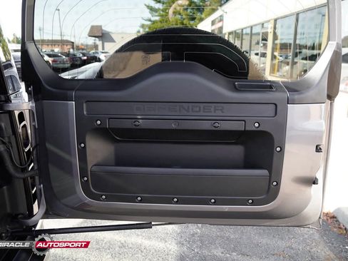 Used 2020 Land Rover Defender 110 X image 25