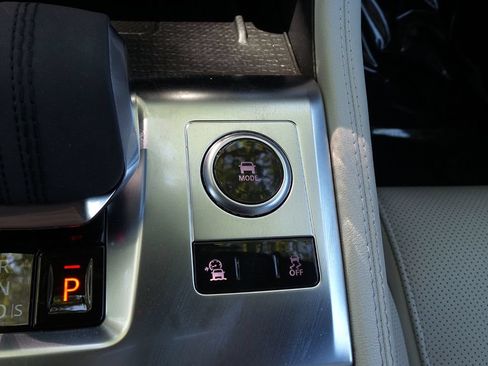 Used 2023 Jaguar F-PACE S AWD/4WD image 50