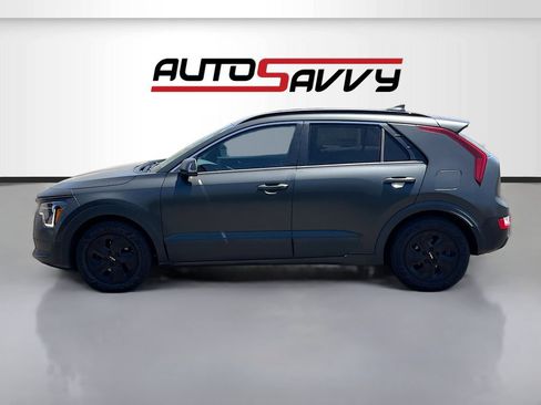 Used 2023 Kia Niro EX FWD image 4