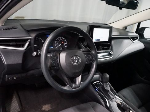 Used 2024 Toyota Corolla LE FWD image 7
