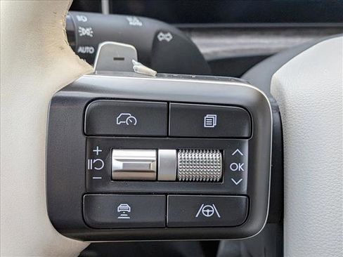 Used 2024 Hyundai Santa Fe Limited image 17