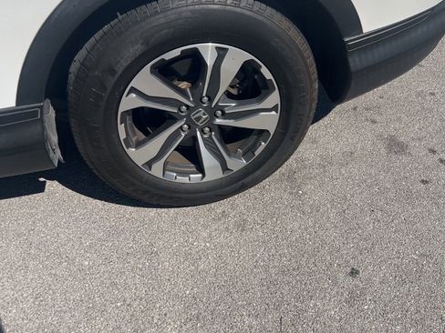 Used 2019 Honda CR-V LX image 5