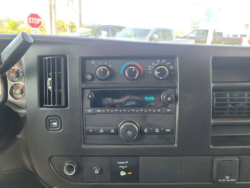 Used 2024 Chevrolet Express 2500 CARGO w/ Driver Convenience Package image 18