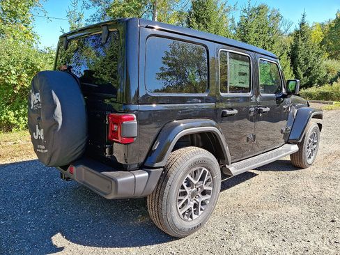 New 2026 Jeep Wrangler Sahara image 4