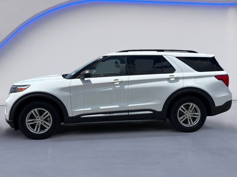 Used 2021 Ford Explorer XLT w/ Equipment Group 202A RWD image 3