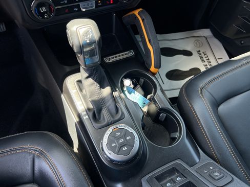 Used 2023 Ford Bronco Badlands AWD/4WD image 25