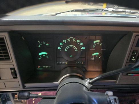 Used 1989 Chevrolet Silverado 1500 2WD Regular Cab image 36