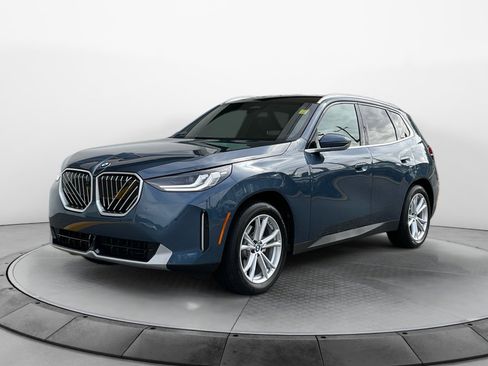 Certified 2025 BMW X3 xDrive30i w/ Premium Package image 3