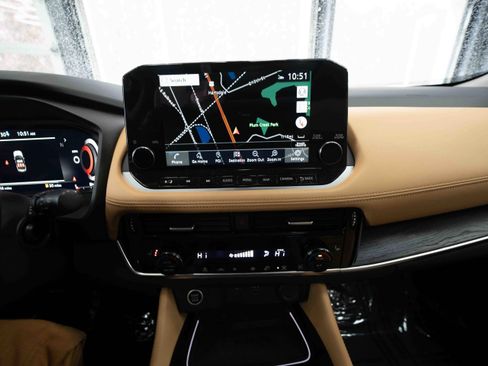 Used 2023 Nissan Rogue Platinum image 17