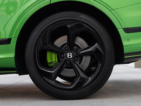 Used 2025 Bentley Bentayga image 10