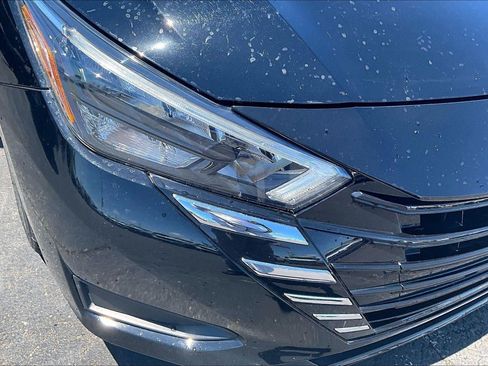 Used 2025 Nissan Versa SV FWD image 26
