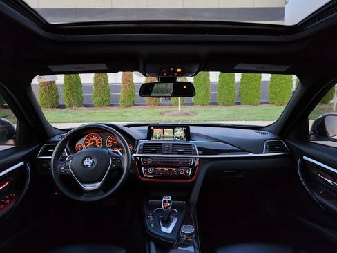 Used 2018 BMW 330i xDrive Sedan AWD/4WD image 7