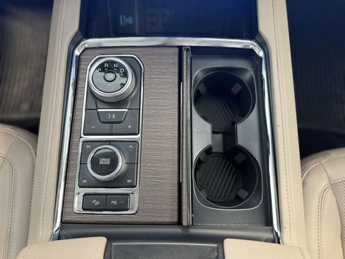 Certified 2022 Ford Expedition Limited image 23