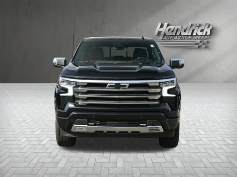 Used 2020 Chevrolet Silverado 1500 High Country w/ Technology Package image 5