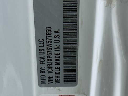 Used 2025 Jeep Wrangler Sahara w/ Safety Group image 12