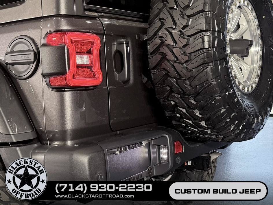 Used 2025 Jeep Wrangler Unlimited Rubicon AWD/4WD image 12