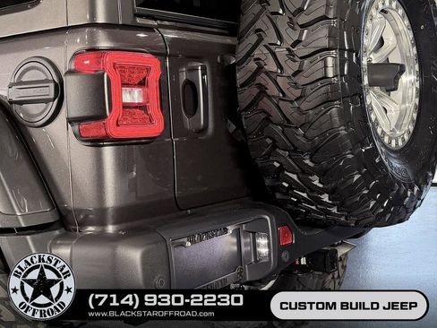 Used 2025 Jeep Wrangler Unlimited Rubicon AWD/4WD image 12