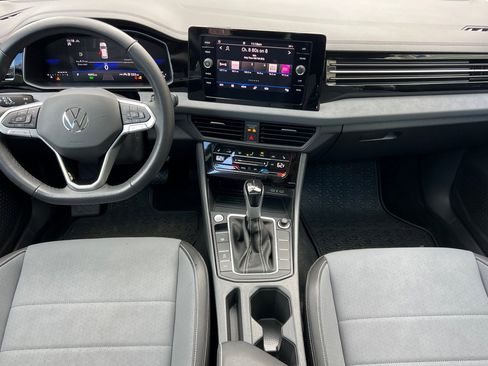 Certified 2025 Volkswagen Jetta SE image 13